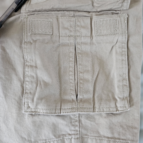 DOCKERS MEN CARGO KHAKI SHORTS SIZE 36 NWOT - Picture 5 of 15